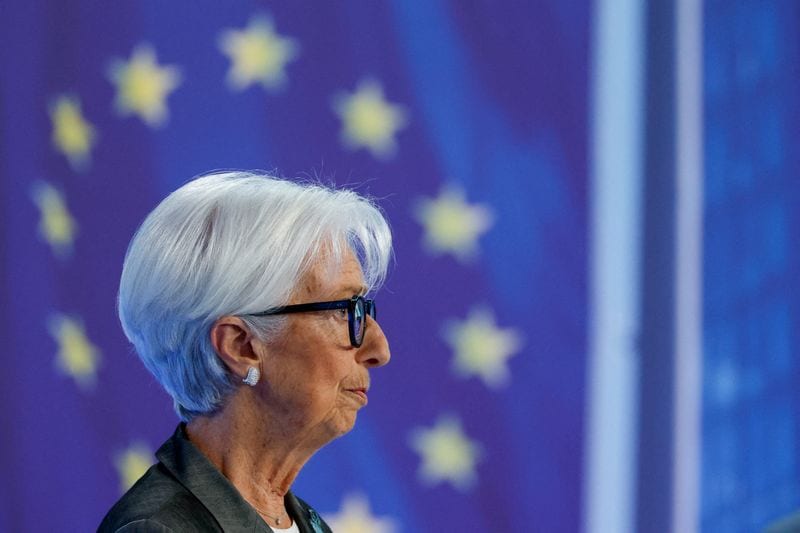 ECB faces French turmoil, war risks at Thursday meeting