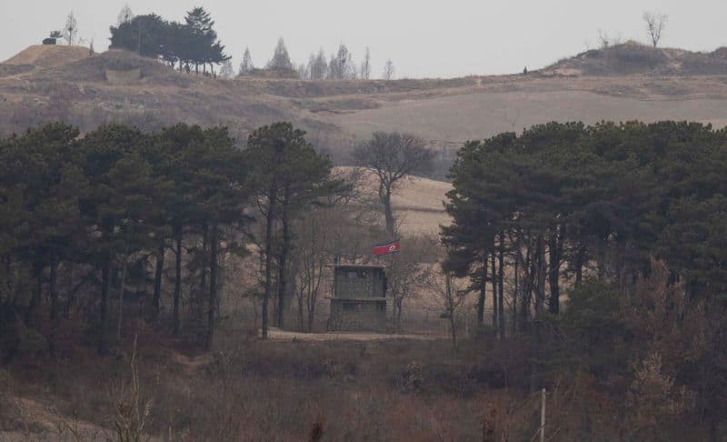 South Korea proposes military talks with North Korea over border line