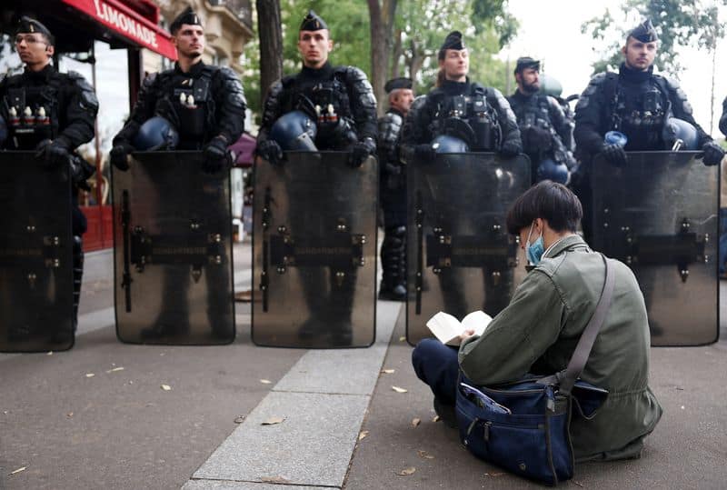 French businesses, events to close amid planned weekend protests