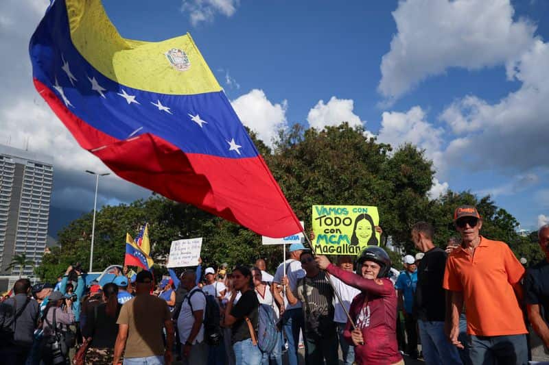 Venezuelan opposition prepares for elections, voter registration app planned