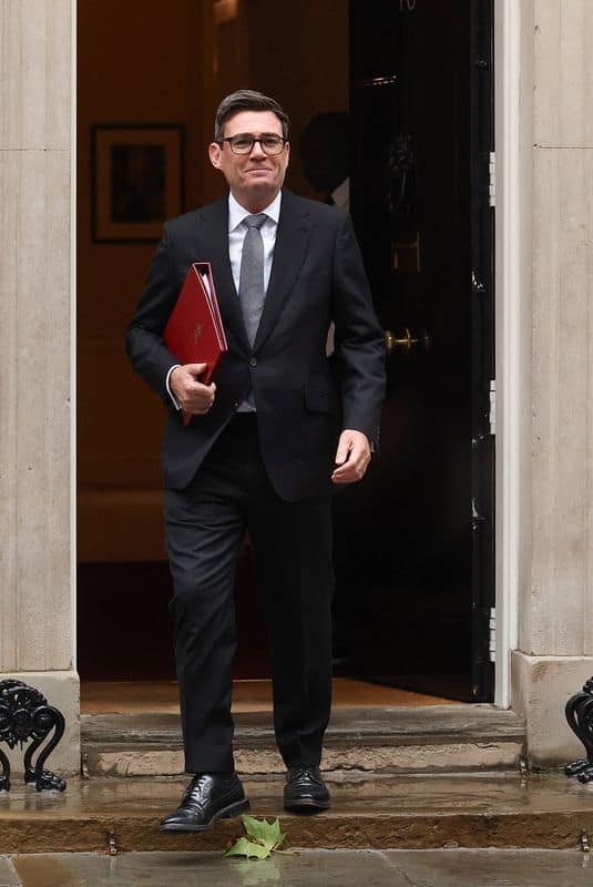 UK Prime Minister Burnham backs principle of immigration reform