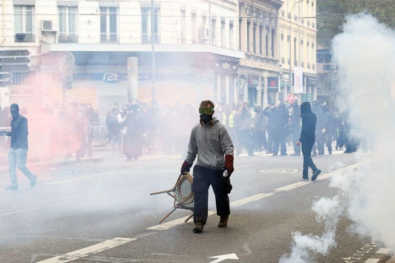 France braces for more protests, minister warns of violence
