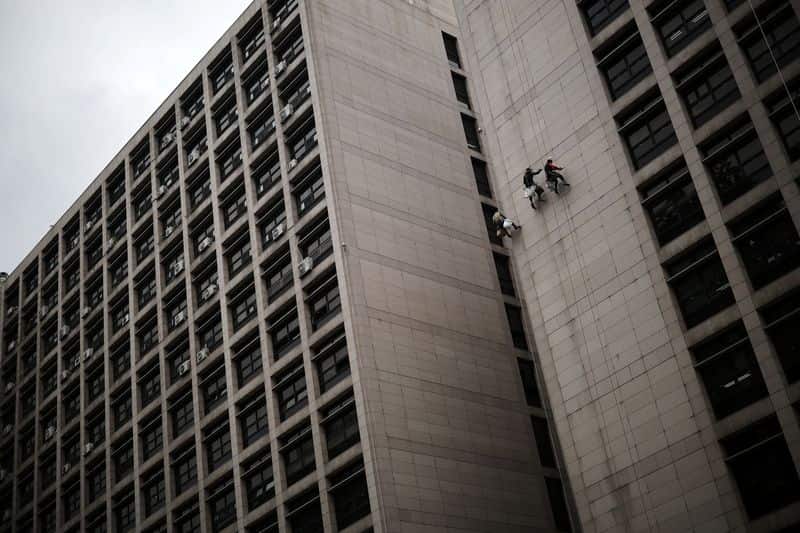 South Korea's economy grows 1.0% in third quarter on chip boom