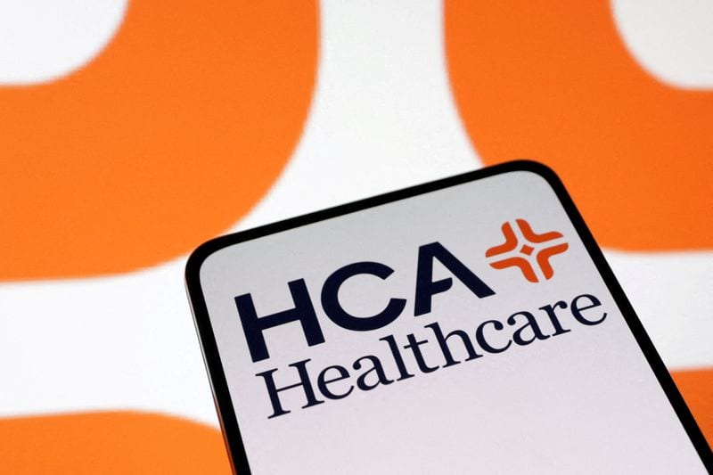 HCA Healthcare signals flat 2027 earnings, shares slide