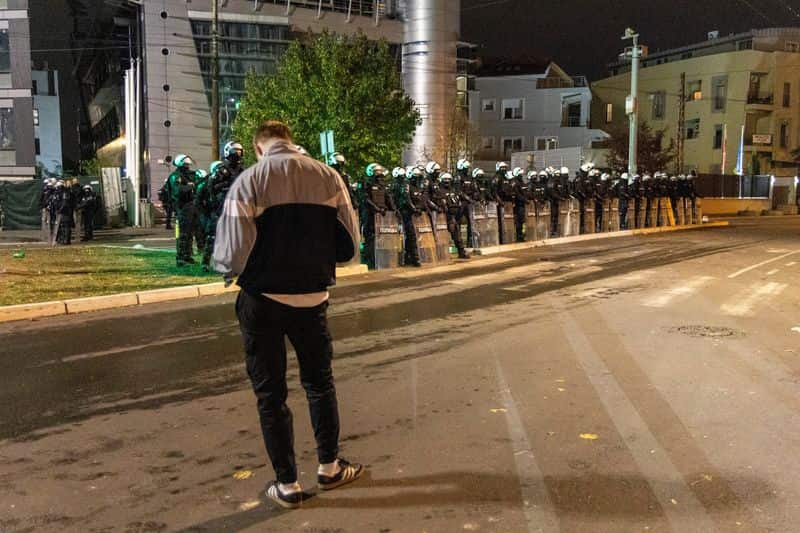 Protesters storm Serbian TV station, demand editor's arrest