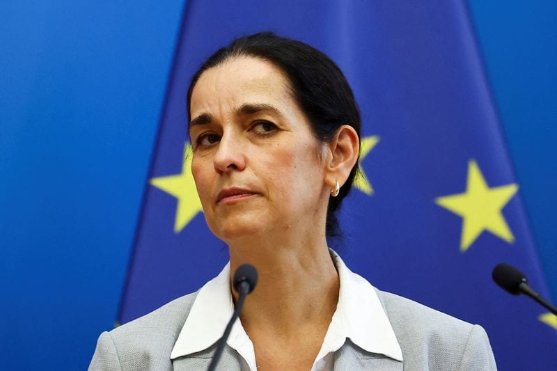 Hungary raids ministry over COVID-era ventilator purchase