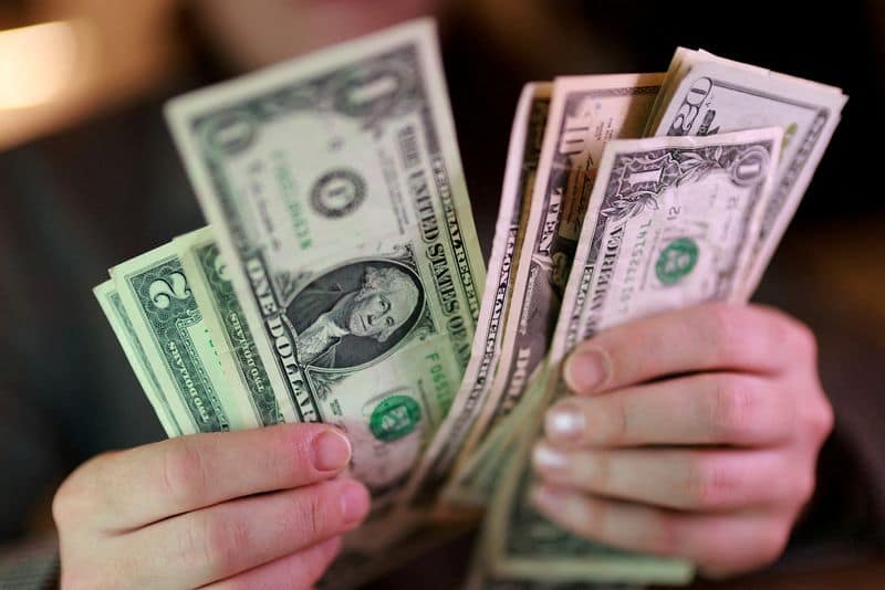 Basis trade retreat spurs shift into new rate bets
