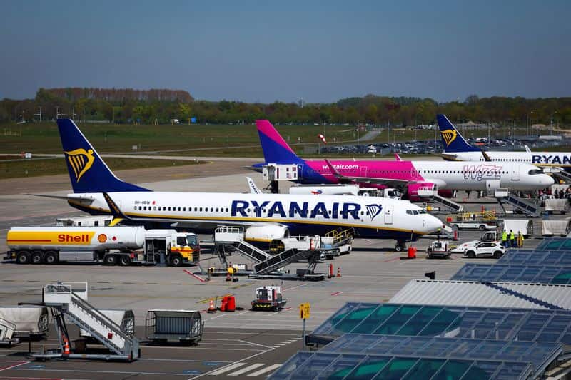 Airlines scale back fuel hedges, warn of higher fares as Iran war persists
