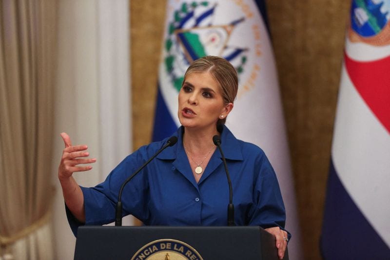 Costa Rica drops bid to join Pacific trade pact, sacks trade minister