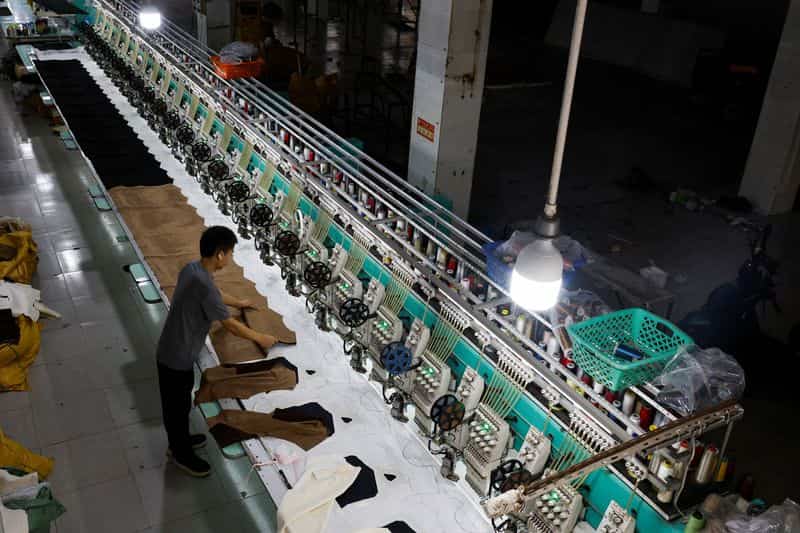 China's October factory activity seen flat, PMI forecast to dip