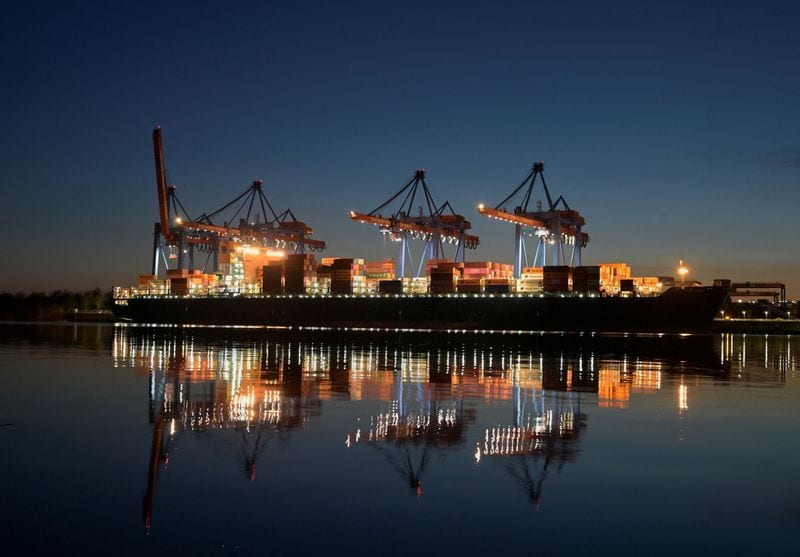 Euro zone growth beats projections again