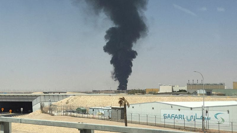 US orders non-emergency staff to leave Saudi Arabia over security risks
