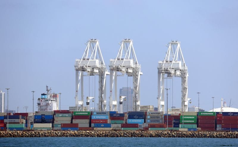 LA, Long Beach port employers, union extend talks to Nov. 5