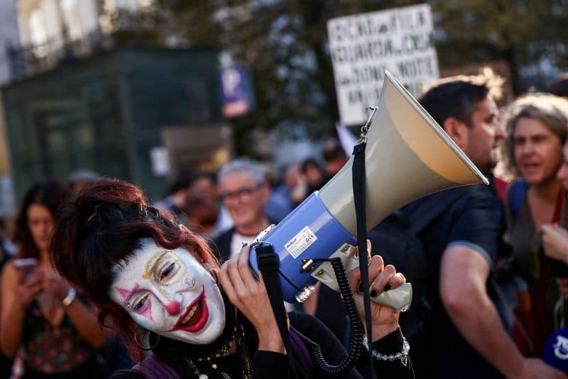 Thousands protest in Lisbon, demand government scrap rental bill